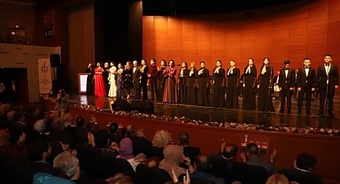 Bursa Zeki Müren Güzel Sanatlar Lisesi öğrencilerinden usta isimlerle eşsiz konser