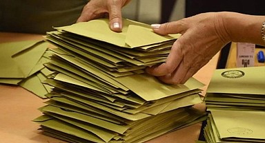 Seçimde çalışan kamu personeli 1 Nisan’da idari izinli olacak