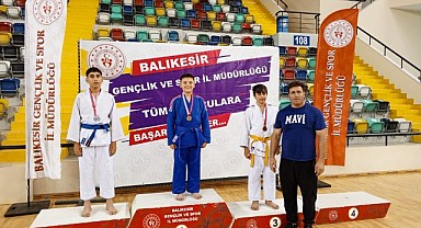Osmangazili genç ve minik judocular madalyaları topladı