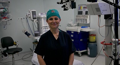 Türk göz doktorları cerrahide dünyaya örnek oluyor